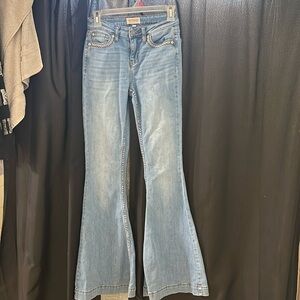 So cute this brand light blue women’s jeans